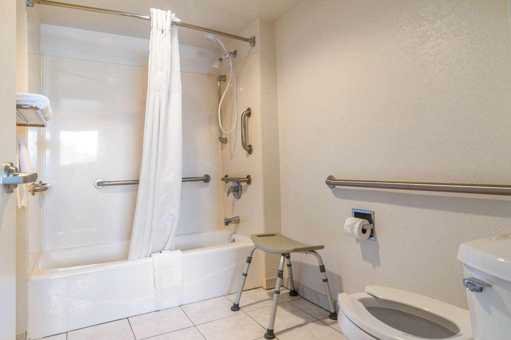 Rodeway Inn Auburn Room photo