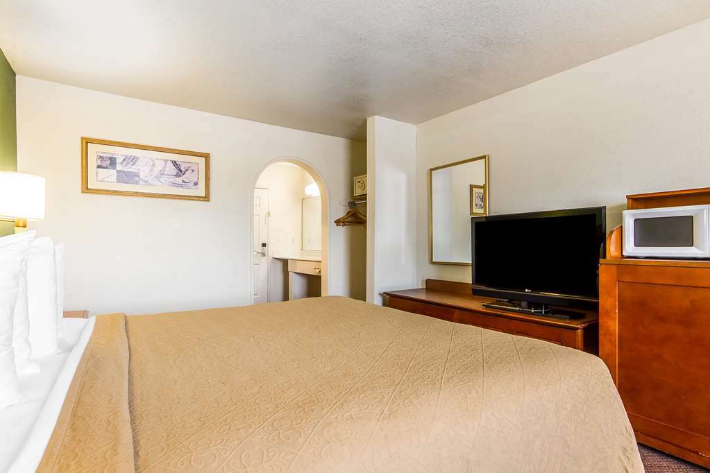 Rodeway Inn Auburn Room photo