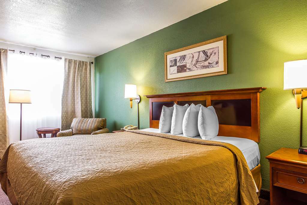 Rodeway Inn Auburn Room photo